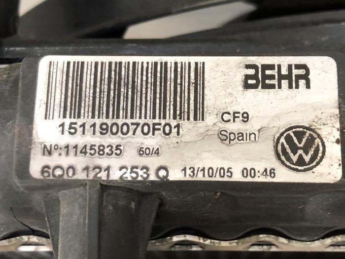 Usagé Radiateur Volkswagen Polo IV (9N1/2/3) 1.4 16V 75 Prix sur demande proposé par N Kossen Autorecycling BV