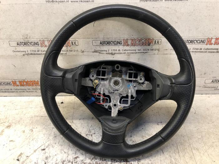 Usagé Volant Peugeot 206+ (2L/M) 1.4 XS Prix sur demande proposé par N Kossen Autorecycling BV