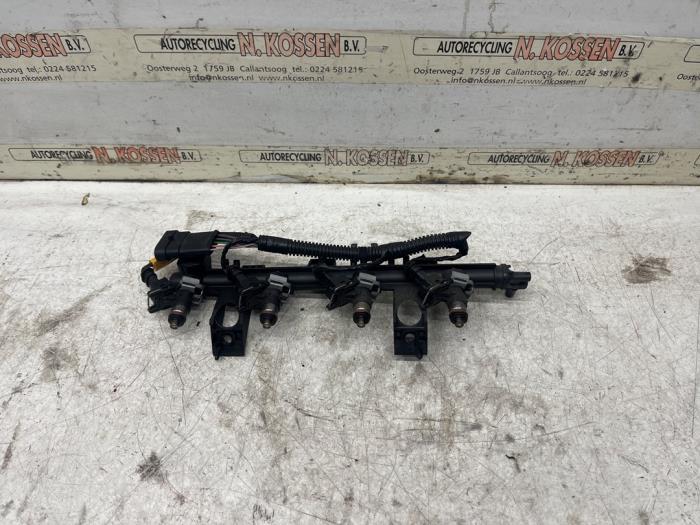 Usagé Système d'injection Renault Twingo II (CN) 1.2 16V Prix sur demande proposé par N Kossen Autorecycling BV