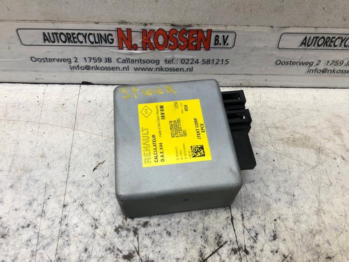 Usagé Ordinateur direction assistée Renault Twingo II (CN) 1.2 16V Prix sur demande proposé par N Kossen Autorecycling BV