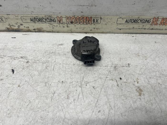 Begagnade Kamaxelsensor Volkswagen Touareg (7LA/7L6) 4.2 V8 40V Pris på förfrågan erbjuds av N Kossen Autorecycling BV