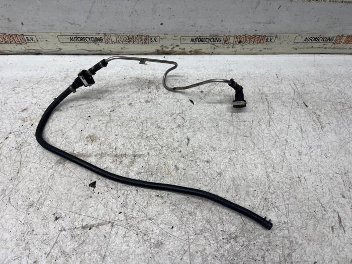 Begagnade Bränsleledning Ford Transit Pris på förfrågan erbjuds av N Kossen Autorecycling BV
