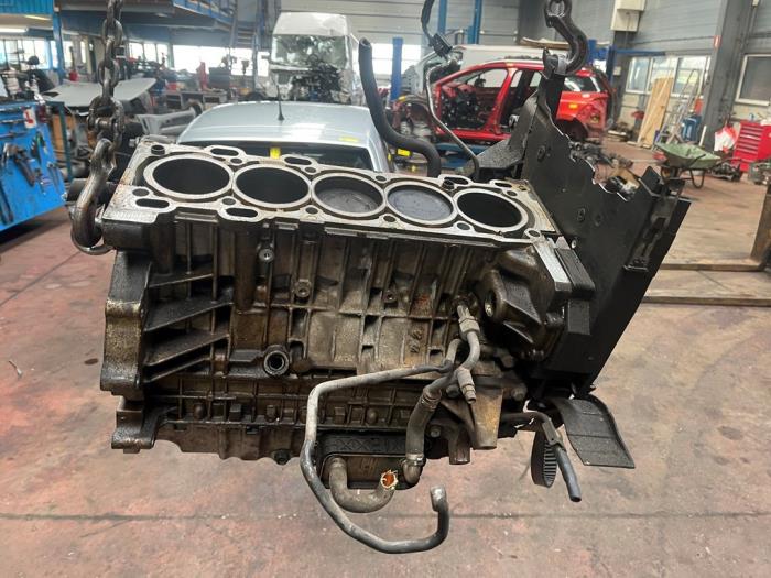 Gebrauchte Motor Unterblock Volvo XC70 (SZ) XC70 2.4 T 20V Preis auf Anfrage angeboten von N Kossen Autorecycling BV