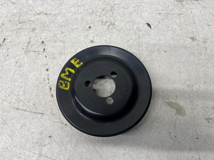 Usagé Poulie pompe à eau Volkswagen Polo Prix sur demande proposé par N Kossen Autorecycling BV