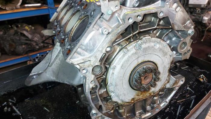 Usagé Vilebrequin Volkswagen Touareg (7LA/7L6) 4.2 V8 40V Prix sur demande proposé par N Kossen Autorecycling BV