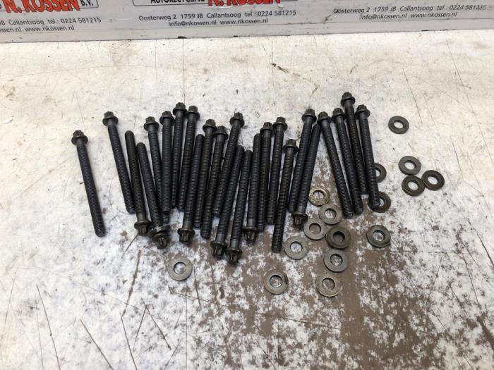 Gebrauchte Schraubenset BMW 6 serie (E63) M6 V10 40V Preis auf Anfrage angeboten von N Kossen Autorecycling BV