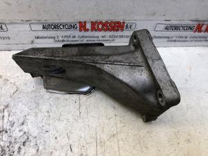 Engine mount from a BMW 6 serie (E63) M6 V10 40V 2006