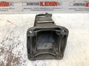 Engine mount from a BMW 6 serie (E63) M6 V10 40V 2006