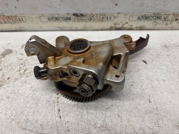 Gebrauchte Ölpumpe BMW 6 serie (E63) M6 V10 40V Preis auf Anfrage angeboten von N Kossen Autorecycling BV