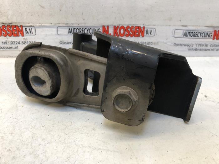 Used Engine mount Nissan Qashqai (J11) 1.2 DIG-T 16V Price on request offered by N Kossen Autorecycling BV