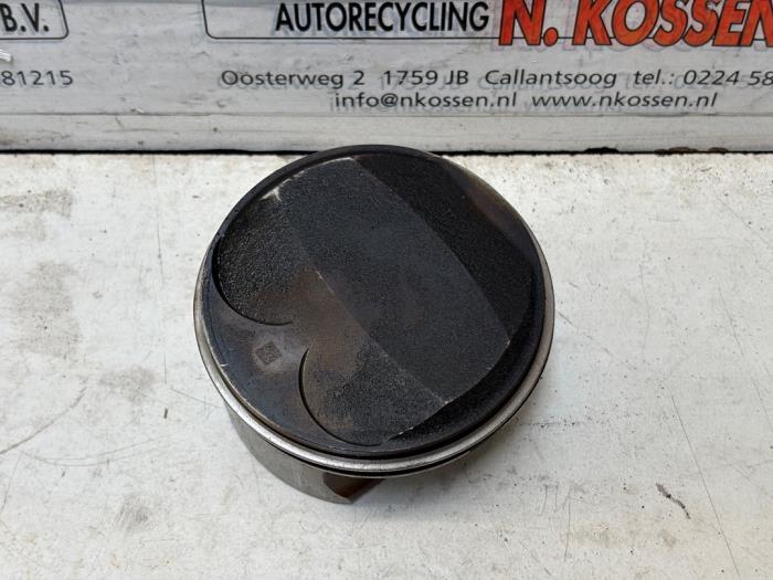Usagé Piston BMW 6 serie (E63) M6 V10 40V Prix sur demande proposé par N Kossen Autorecycling BV
