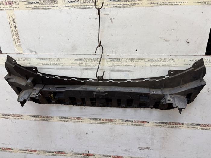 Usados Parachoque placa base Ford Fiesta 6 (JA8) 1.0 SCI 12V 80 Precio de solicitud ofrecido por N Kossen Autorecycling BV