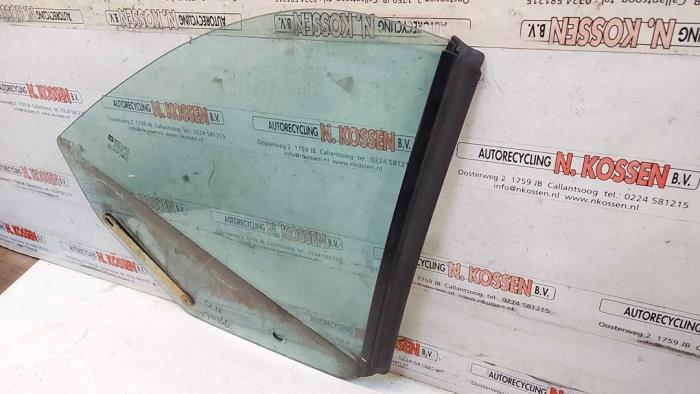 Usados Ventanilla triangular derecha detrás Opel Astra G (F67) 1.6 16V Twin Port Precio de solicitud ofrecido por N Kossen Autorecycling BV