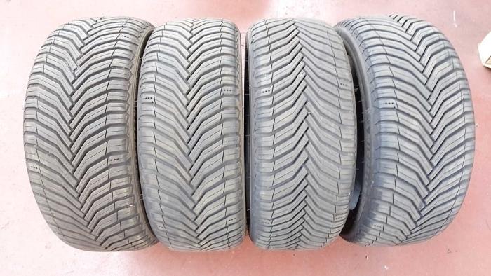 Używane Opona zimowa Cena na żądanie oferowane przez N Kossen Autorecycling BV