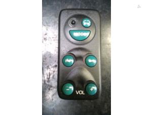 Used Radio control panel Landrover Discovery II 2.5 Td5 Price on request offered by N Kossen Autorecycling BV
