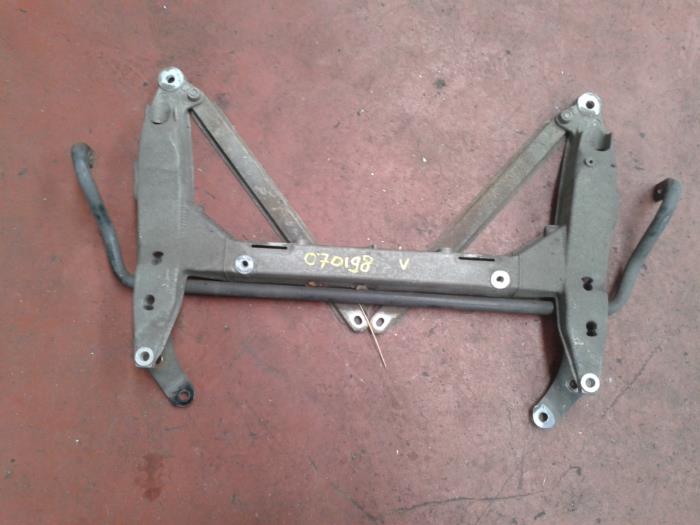 Usados Subchasis Porsche 911 (996) 3.4 Carrera 24V Precio de solicitud ofrecido por N Kossen Autorecycling BV