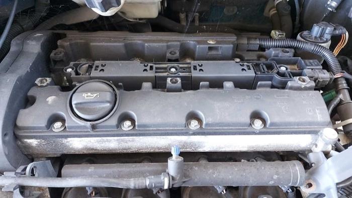 Usagé Culasse Peugeot 206 CC (2D) 2.0 16V Prix sur demande proposé par N Kossen Autorecycling BV