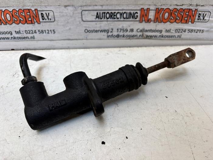 Usagé Servo frein Porsche 911 3.2 Carrera Prix sur demande proposé par N Kossen Autorecycling BV