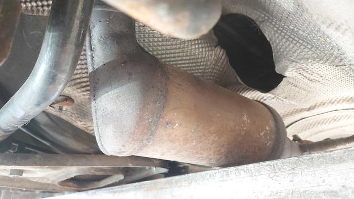 Używane Katalizator Renault Twingo II (CN) 1.2 Cena na żądanie oferowane przez N Kossen Autorecycling BV