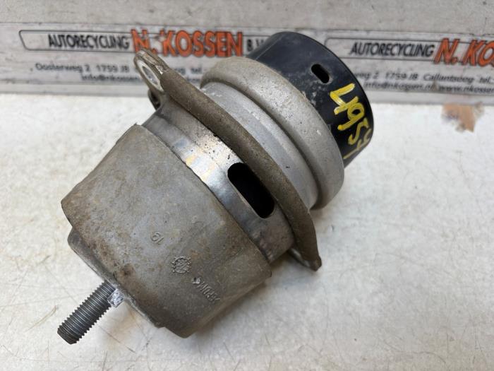 Used Engine mount Volkswagen Touareg Price on request offered by N Kossen Autorecycling BV