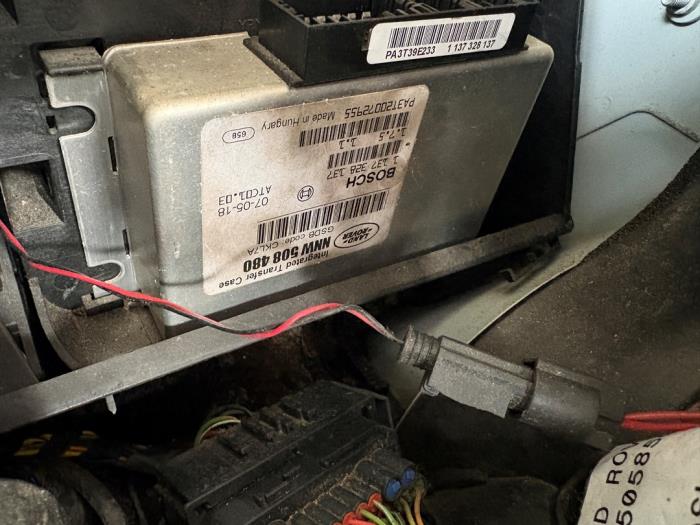 Used Automatic gearbox computer Landrover Discovery III (LAA/TAA) 2.7 TD V6 Price on request offered by N Kossen Autorecycling BV