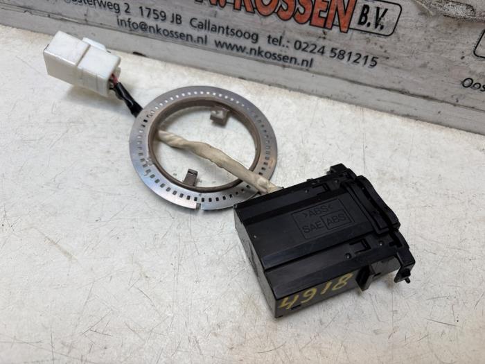 Usados Sensor de ángulo de dirección Mazda MX-5 (NC) 1.8i 16V Precio de solicitud ofrecido por N Kossen Autorecycling BV