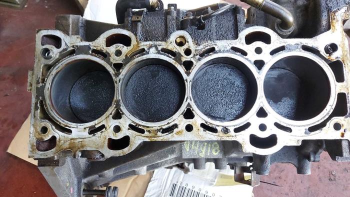 Used Engine crankcase Mazda MX-5 (NC) 1.8i 16V Price on request offered by N Kossen Autorecycling BV