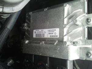 Usagé Ordinateur gestion moteur Renault Twingo II (CN) 1.2 16V Prix sur demande proposé par N Kossen Autorecycling BV