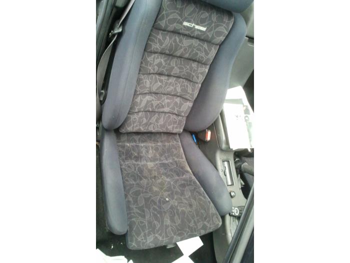 Używane Fotel prawy MG MGF 1.8i 16V Cena na żądanie oferowane przez N Kossen Autorecycling BV
