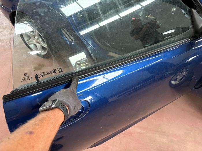 Usados Aleta de ventanilla MG MGF 1.8i 16V Precio de solicitud ofrecido por N Kossen Autorecycling BV