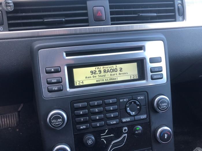 Begagnade Innerdisplay Volvo V70 (BW) 2.4 D 20V Pris på förfrågan erbjuds av N Kossen Autorecycling BV