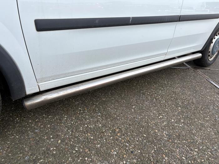 Używane Panel boczny Opel Combo Tour (Corsa C) 1.3 CDTI 16V Cena na żądanie oferowane przez N Kossen Autorecycling BV