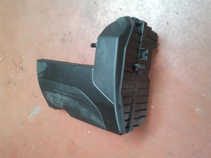 Air box from a Renault Twingo II (CN) 1.2 16V 2013