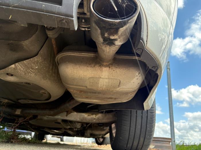 Gebrauchte Auspuff Enddämpfer Opel Vectra C GTS 2.2 DIG 16V Preis auf Anfrage angeboten von N Kossen Autorecycling BV