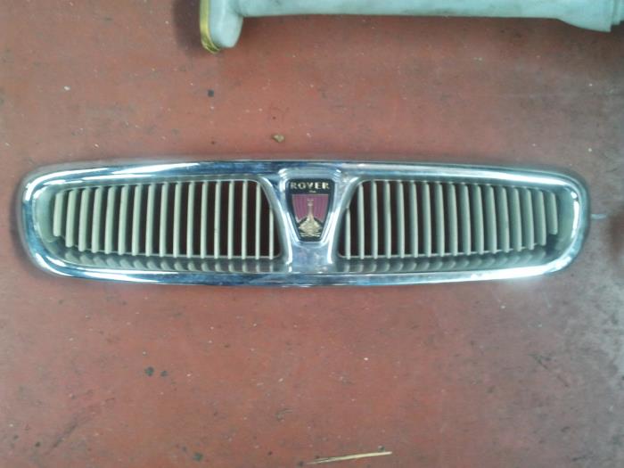 Używane Grill Rover 200 (RF) 216 Si 1.6 16V Cena na żądanie oferowane przez N Kossen Autorecycling BV