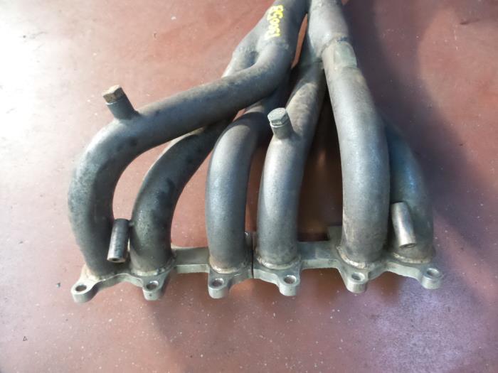 Tubulure d'échappement d'un Volkswagen Golf III (1H1) 2.8 VR6 1992