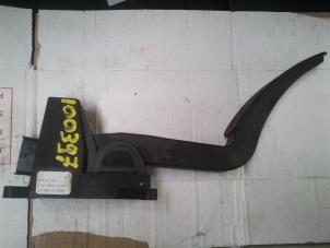 Used Accelerator pedal Ssang Yong Rexton 2.7 Xdi RX/RJ 270 16V Price on request offered by N Kossen Autorecycling BV