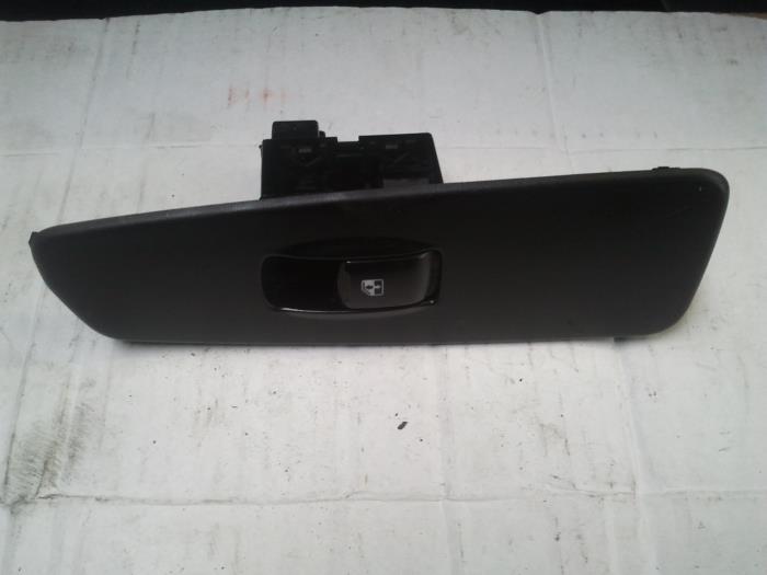 Electric window switch from a SsangYong Rexton 2.7 Xdi RX/RJ 270 16V 2006