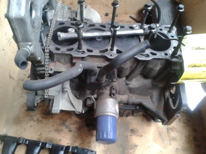 Usados Pistón Chevrolet Alero 2.4 16V SA,SB,SC Precio de solicitud ofrecido por N Kossen Autorecycling BV