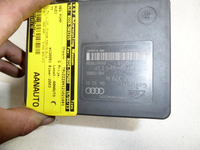 Używane Pompa ABS Audi TT (8N3) 1.8 20V Turbo Quattro Cena na żądanie oferowane przez N Kossen Autorecycling BV