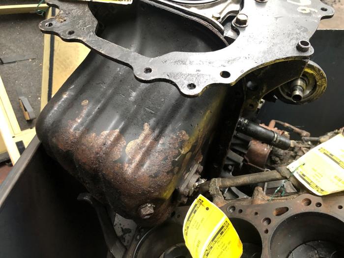 Usagé Couvercle carter Mitsubishi Pajero Prix sur demande proposé par N Kossen Autorecycling BV