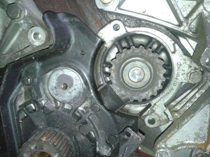 Używane Pompa wodna Volkswagen Transporter Cena na żądanie oferowane przez N Kossen Autorecycling BV