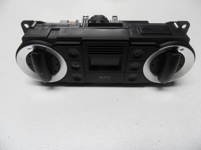 Używane Panel climatronic Audi TT (8N3) 1.8 20V Turbo Quattro Cena na żądanie oferowane przez N Kossen Autorecycling BV