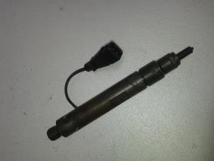 Used Injector (diesel) Volvo S40/V40 Price on request offered by N Kossen Autorecycling BV