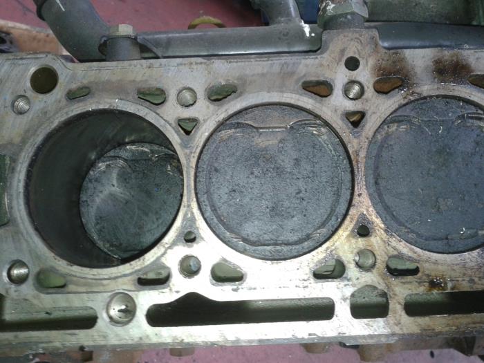 Crankshaft from a Renault Laguna 1999