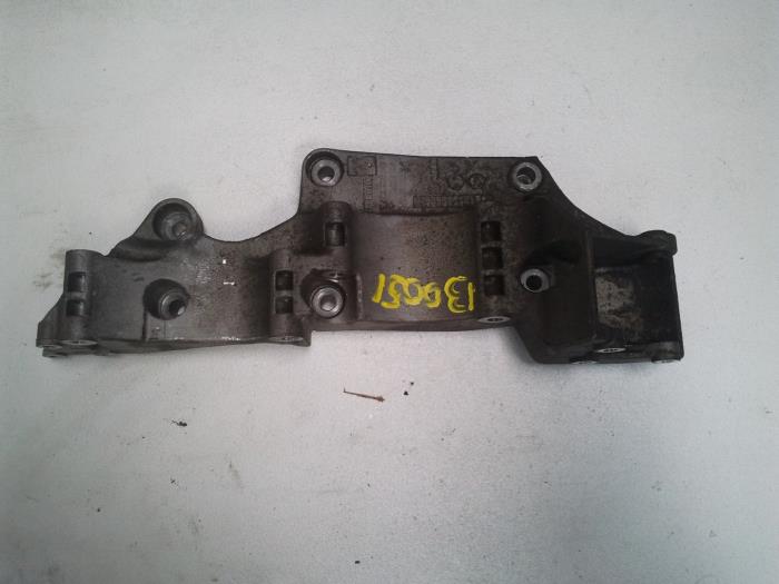 Usagé Support dynamo bas Audi TT (8N3) 1.8 20V Turbo Quattro Prix sur demande proposé par N Kossen Autorecycling BV