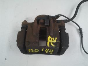 Used Front brake calliper, right Mercedes Vaneo (W414) 1.6 Price on request offered by N Kossen Autorecycling BV