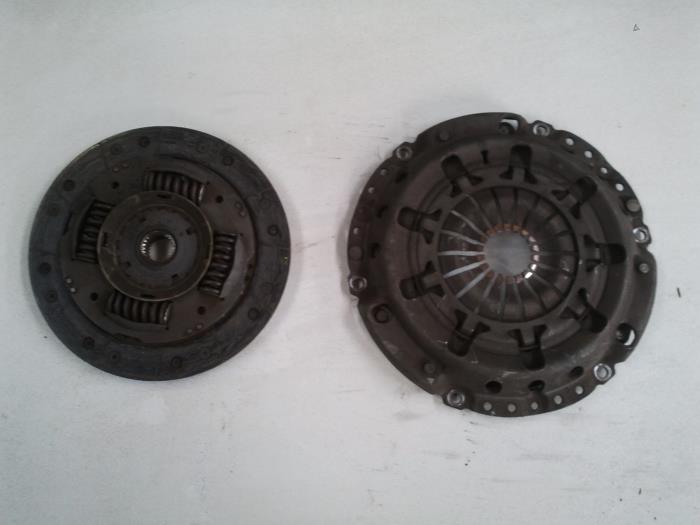 Clutch kit (complete) from a Ford Focus 2000