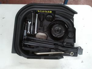 Used Tool set BMW 3 serie Compact (E36/5) 316i Price on request offered by N Kossen Autorecycling BV