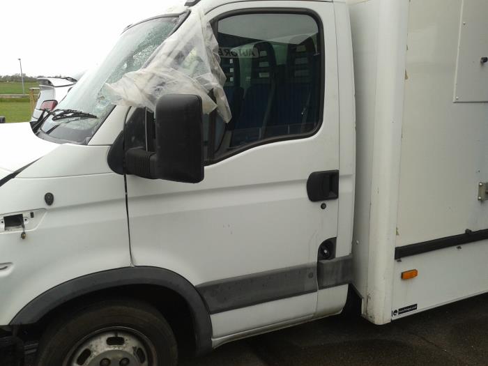 Używane Pólwal Iveco Daily Cena na żądanie oferowane przez N Kossen Autorecycling BV